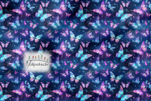 Laden Sie das Bild in den Galerie-Viewer, Zauberhafte Schmetterlinge Baumwolljersey