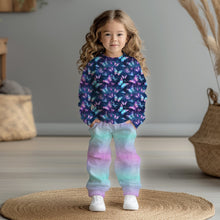 Laden Sie das Bild in den Galerie-Viewer, Zauberhafte Schmetterlinge Baumwolljersey