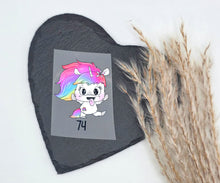 Laden Sie das Bild in den Galerie-Viewer, Größenlabel Bügelbild Freches Regenbogen Einhorn von Schnubbirella für selbstgenähte Kinderkleidung in Größe 74