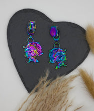 Laden Sie das Bild in den Galerie-Viewer, Reißverschluss Zipper #5 im exklusiven Schnubbirella Design "Verrücktes Einhorn" aus Metall für Nylon Endlosreißverschlüsse mit 6,5 mm Raupenbreite.