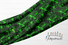 Laden Sie das Bild in den Galerie-Viewer, Dragon grün French Terry Panel
