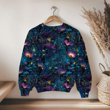 Laden Sie das Bild in den Galerie-Viewer, Sternenblütenzauber Baumwolljersey | Blumenstoff in Nachtoptik | Jersey mit leuchtenden Blüten

