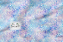 Laden Sie das Bild in den Galerie-Viewer, Snowflake Kombi Wintertraum Baumwolljersey
