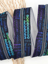 Laden Sie das Bild in den Galerie-Viewer, Endlosreißverschluss Perfekt unperfekt für #5-Zipper mit 6,5 mm Raupenbreite – Detailansicht, Rainbow-Raupe.

