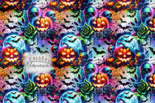 Laden Sie das Bild in den Galerie-Viewer, French Terry Neon Halloween 50280 A mit Kürbissen, Totenköpfen, Rosen und Fledermäusen
