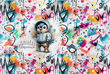 Laden Sie das Bild in den Galerie-Viewer, French Terry Panel Graffiti Pinguin Blau – Blauer Pinguin vor buntem Graffiti. Panelübersicht.
