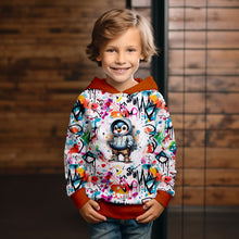Laden Sie das Bild in den Galerie-Viewer, French Terry Panel Graffiti Pinguin Blau – Blauer Pinguin vor buntem Graffiti. Kleidungs-Mockup: Junge im Hoodie.
