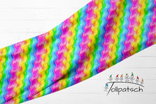 Laden Sie das Bild in den Galerie-Viewer, French Terry Rainbow Waves (FT-54597) – Stoffbahn mit geschwungene Regenbogenwellen mit feinen Sternen und gedruckter Glitzeroptik.
