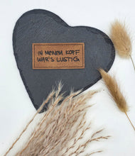 Laden Sie das Bild in den Galerie-Viewer, Geprägtes Kunstleder Label „In meinem Kopf war's lustig“ zum Einnähen auf Kleidung, Taschen und Handmade-Projekte.
