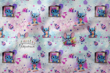 Laden Sie das Bild in den Galerie-Viewer, Blue Love French Terry
