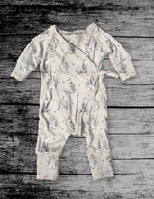 Laden Sie das Bild in den Galerie-Viewer, Sommersweat Badgers tofu Eigendesign - Tollpatsch Stoffe und Handmade
